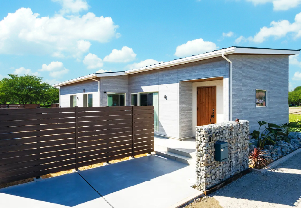 ホワイトベースの外観画像