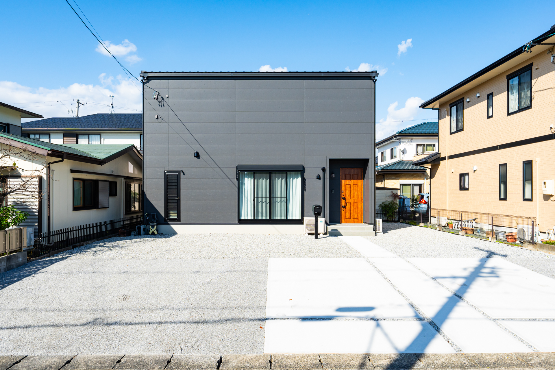 こだわりの空間、明るさと上質さが融合した理想の住まい。の外観・内観画像